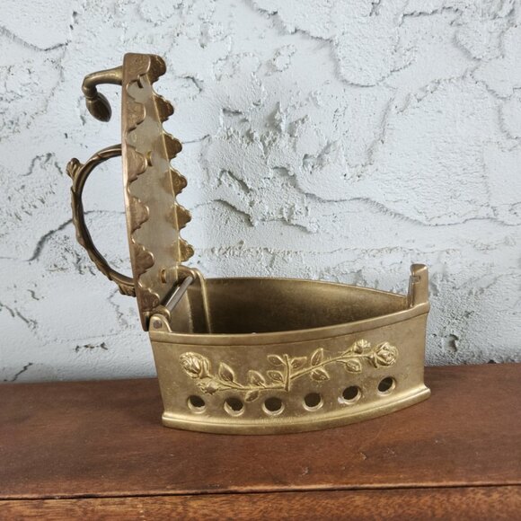Antique 19th-Century Solid Brass Coal Iron Ornate Floral Decorative Collectible - Picture 3 of 10